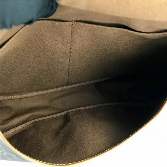 ā„ļøBeautiful ā„ļøAuth LV Samuer 35 Crossbody - Picture 7 of 8